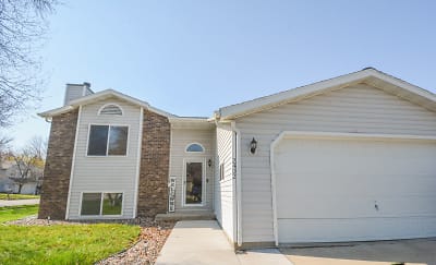 2402 60th St NW - Rochester, MN