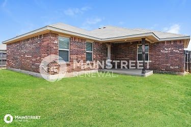 7680 Hollow Point Dr - Fort Worth, TX