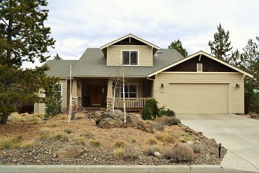 2300 NW 6th St - Bend, OR
