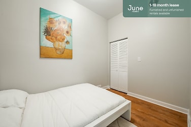 Room for rent. 2139 West Chicago Avenue - Chicago, IL