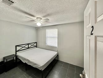 Room For Rent - Largo, FL