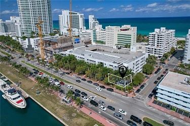 4332 Collins Ave #201 - Miami Beach, FL