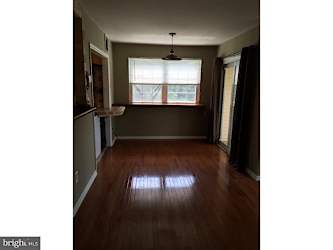 5 Florence Tollgate - Florence, NJ