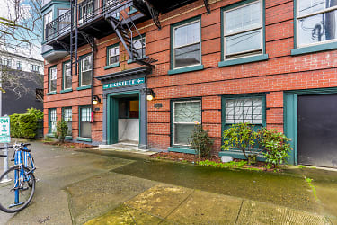 Raintree Chapman Apartments - Portland, OR