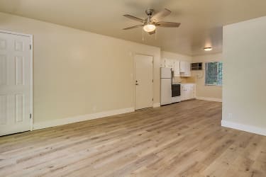 1748 Neal Dow Ave unit 4 - Chico, CA