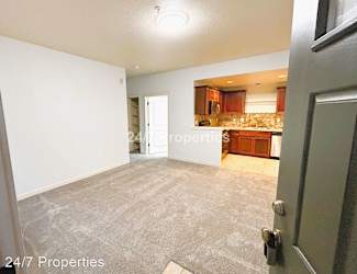 640 NE Garswood Ln. - Hillsboro, OR