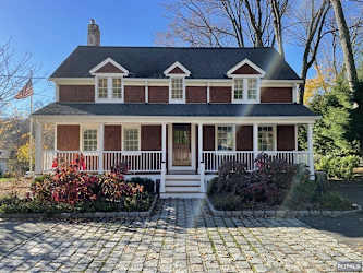 261 E Saddle River Rd - Saddle River, NJ
