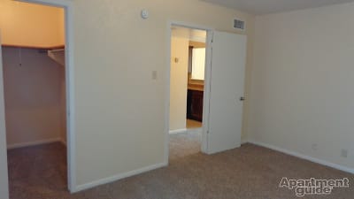 Town And Country Apartments - Corpus Christi, TX