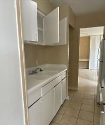 Villa Apartments - Corpus Christi, TX