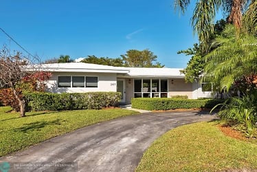 2417 Bayview Dr - Fort Lauderdale, FL