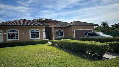 27649 SW 154th Ave - Homestead, FL
