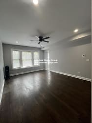 1214 W Rosemont Ave - Chicago, IL