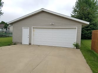 4914 25th Ave NW - Rochester, MN