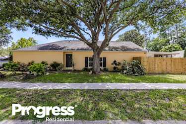 324 Placid Lake Dr - Sanford, FL