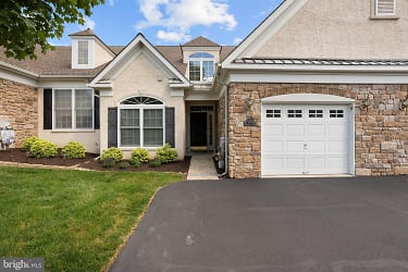 374 Brittany Ct - Souderton, PA
