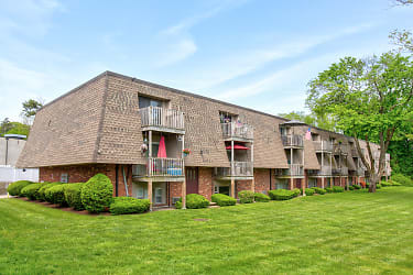 Masthead Apartments - Warwick, RI