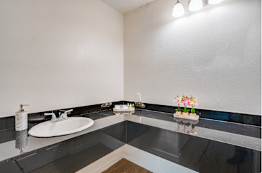 West Bay Village Apartments - Kissimmee, FL