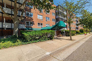 100 Lincoln Ave #4B - Mineola, NY