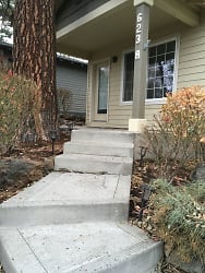 623 NW Florida Ave unit A - Bend, OR