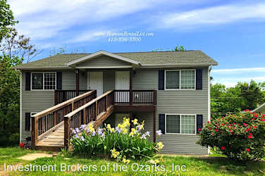 202 Root St - Hollister, MO