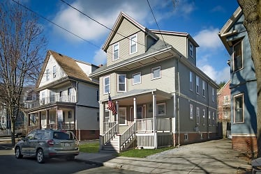25 Bay State Ave #1 - Somerville, MA
