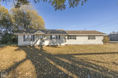 1598 S Division St - Blytheville, AR