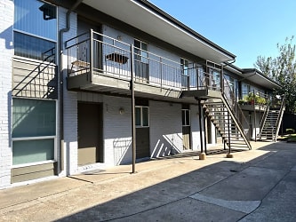 Long Point Plaza Apartments - Spring Branch Best Location & ALL BILL PAID - Houston, TX