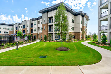 Forena Revelstoke Apartments - Fort Worth, TX