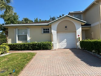11707 NW 47th Dr unit Pelican - Coral Springs, FL