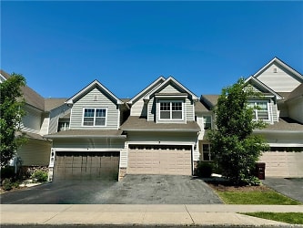 19 Meadow View Dr - Middletown, NY