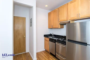 1592 2nd Ave unit 2FN - New York, NY