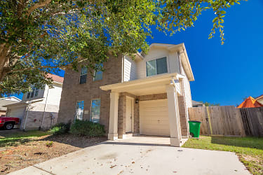 19714 Shores Edge Dr - Tomball, TX