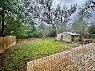 319 Guadalupe St - Kerrville, TX