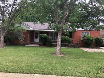 118 S Berry Rd - Norman, OK