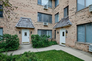 1762 W Highland Ave #204 - Chicago, IL