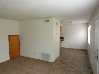 2310 Table Rock Rd unit 2 - Medford, OR