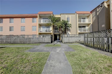 4804 NW 79th Ave #304 - Doral, FL