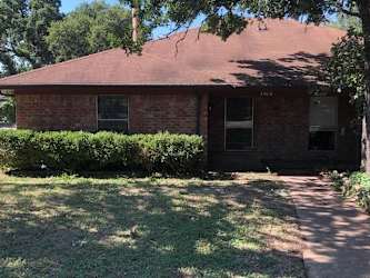 Apartments For Rent in 76182