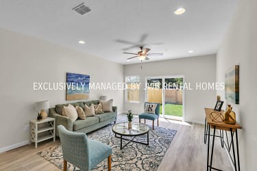 814 5th Ave S - Jacksonville Beach, FL