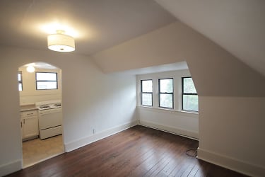 426 S Trenton Ave unit Apartment - Pittsburgh, PA