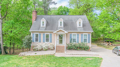 105 Fawn Ct - Cary, NC