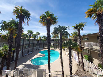 Brentwood Apartments At 2823 - 2831 El Camino Avenue - Sacramento, CA