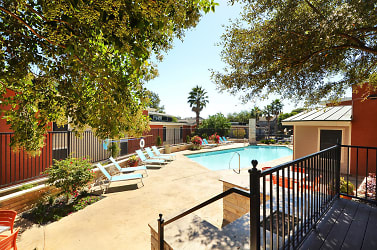 Easton Hills Apartments - Austin, TX