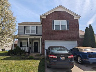 8033 Retreat Ln - Indianapolis, IN