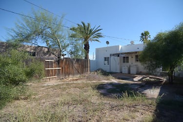 1715 E Grant Rd - Tucson, AZ