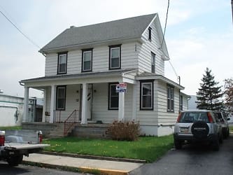 4 Middle Spring Ave - Shippensburg, PA