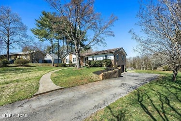 10725 Sallings Rd - Knoxville, TN
