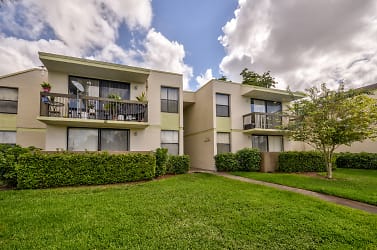 Jacaranda Club Apartments - Plantation, FL