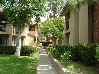 Baywood Apartments - Simi Valley, CA