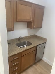 Newly Remodled 1 Bedrooms - 1.5 Blocks From IU's Maurer School Of Law Apartments - Bloomington, IN